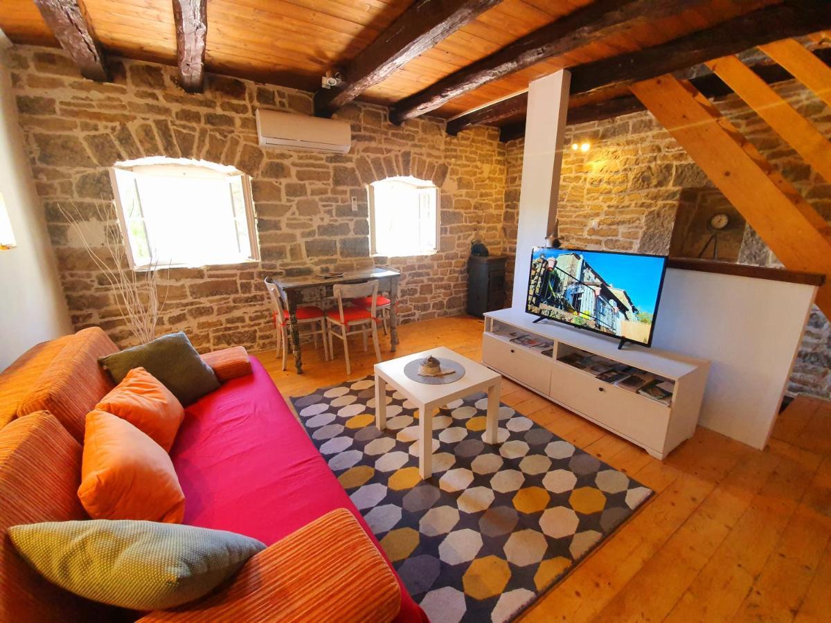 Casa Leonarda, Old Authentic Istrian Stone House Near Motovun, Central Istria Zamask Exterior photo