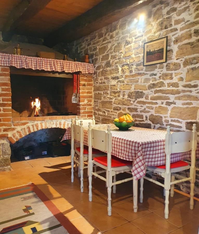 Casa Leonarda, Old Authentic Istrian Stone House Near Motovun, Central Istria Zamask Exterior photo