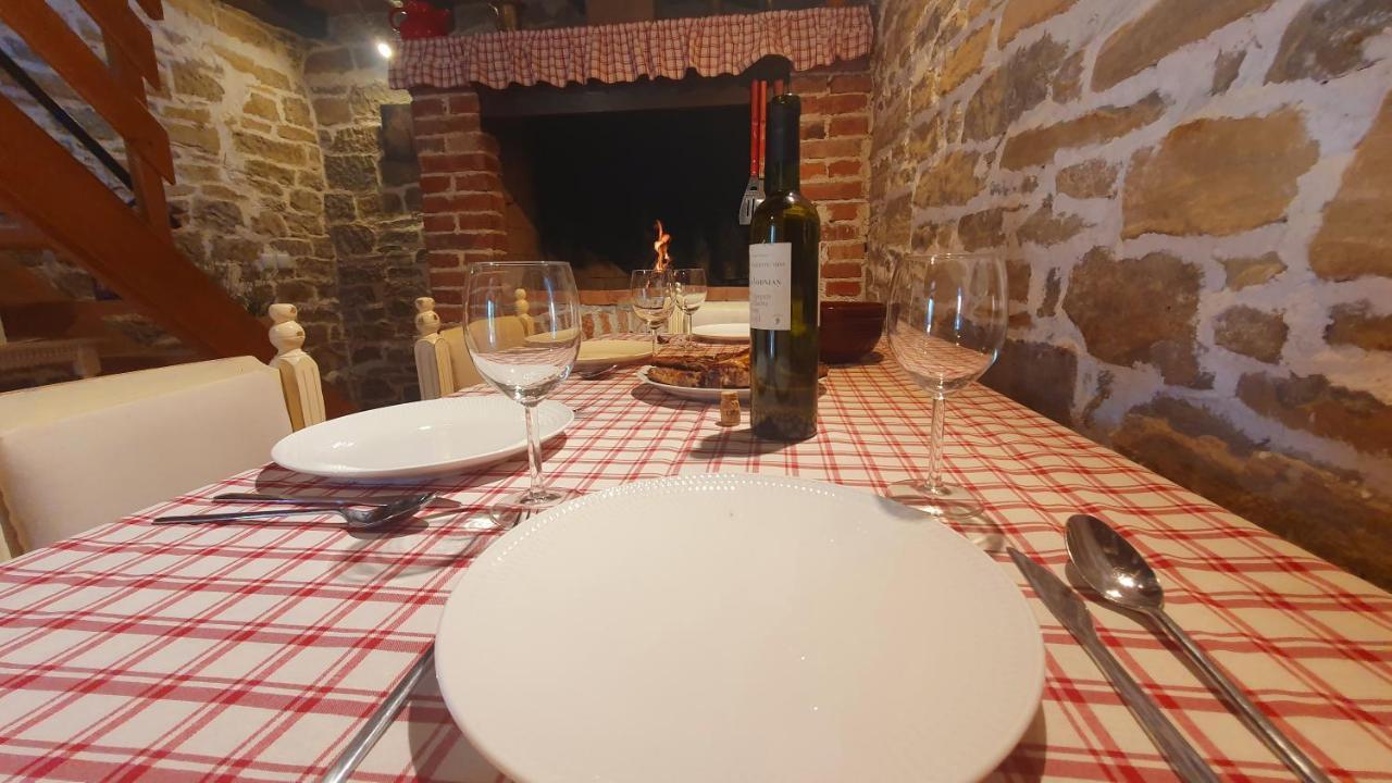 Casa Leonarda, Old Authentic Istrian Stone House Near Motovun, Central Istria Zamask Exterior photo