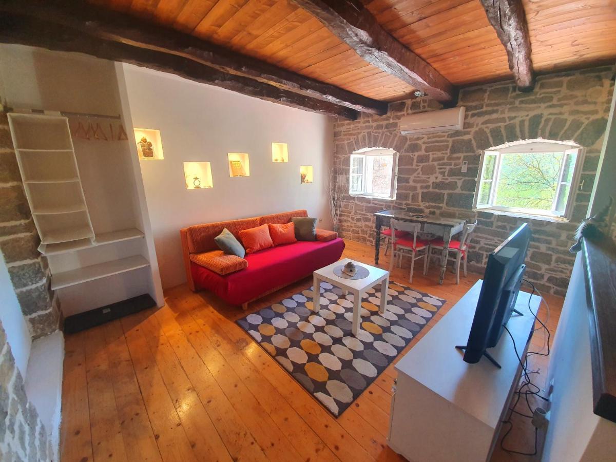 Casa Leonarda, Old Authentic Istrian Stone House Near Motovun, Central Istria Zamask Exterior photo